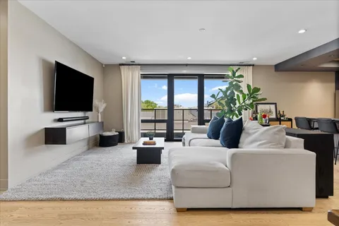 $740,000 | 1523 North Western Avenue, Unit 4C, Chicago, IL 60622