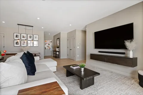 $740,000 | 1523 North Western Avenue, Unit 4C, Chicago, IL 60622