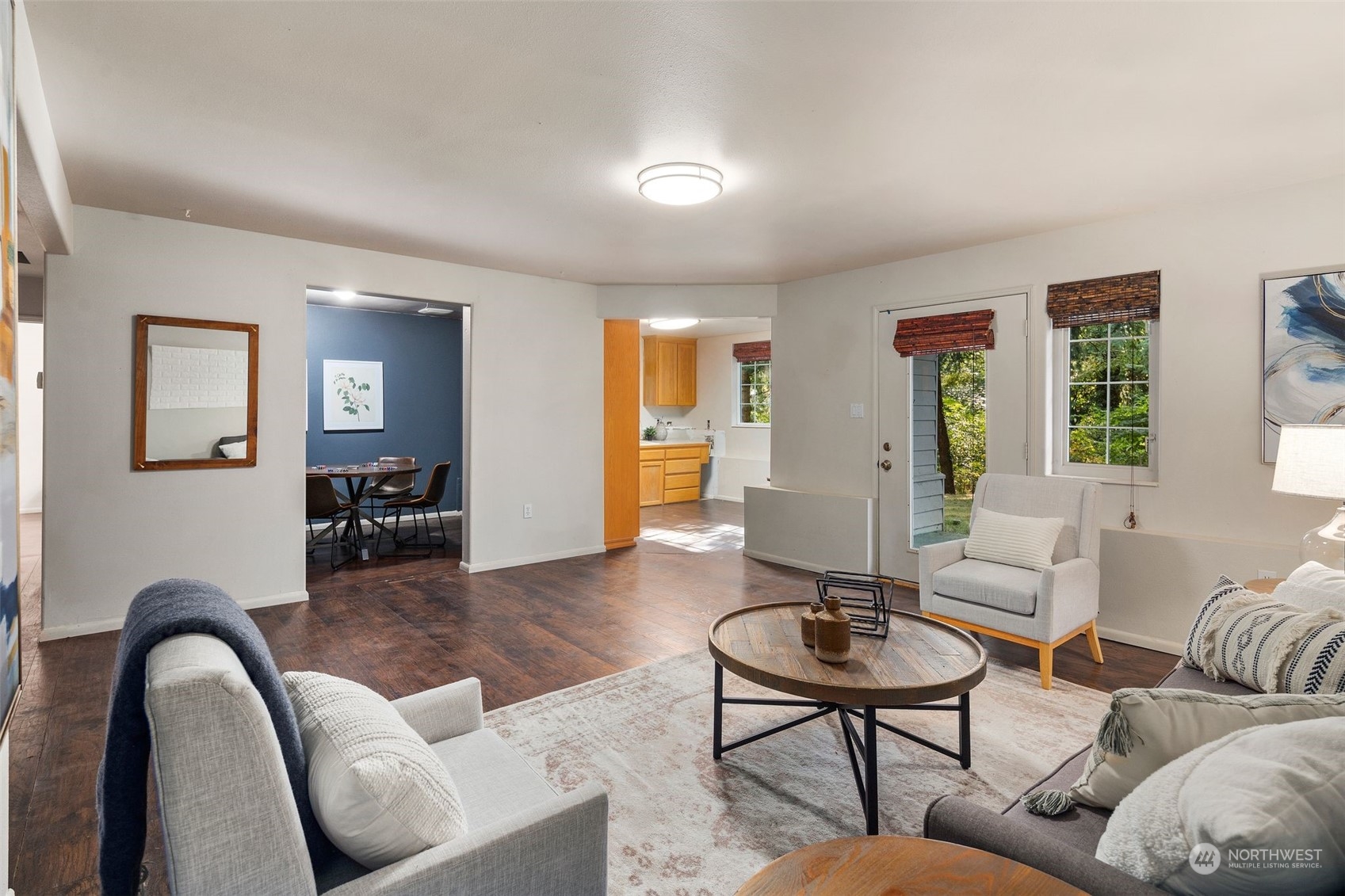 4729 Seahurst Avenue Everett, WA 98203 - Photo 18 of 40 a living room with furniture and wooden floor
