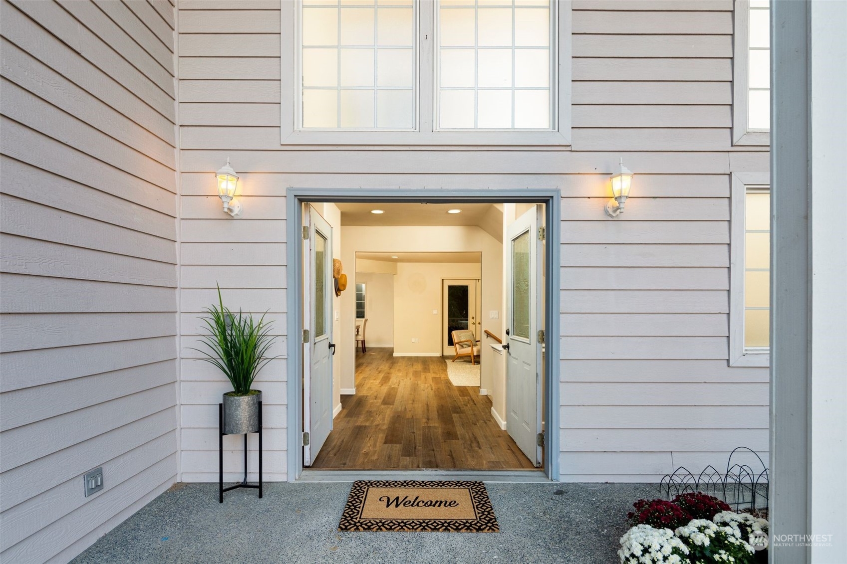 4729 Seahurst Avenue Everett, WA 98203 - Photo 2 of 40 a view of outdoor space and deck
