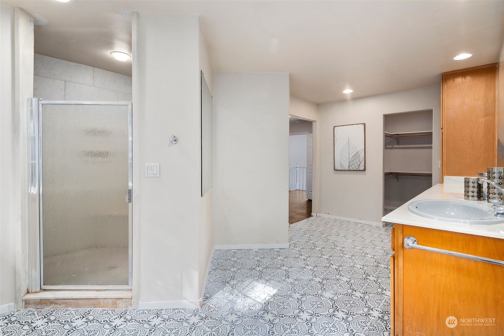 4729 Seahurst Avenue Everett, WA 98203 - Photo 30 of 40 a view of a kitchen cabinets and a sink