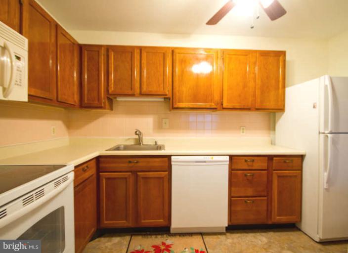 4100 Chardel Road, Unit 1B Baltimore, MD 21236 - Photo 10 of 21 Kitchen