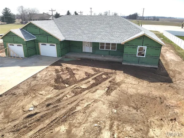 $450,000 | 1 Janet Trail, Palmyra, MO 63461