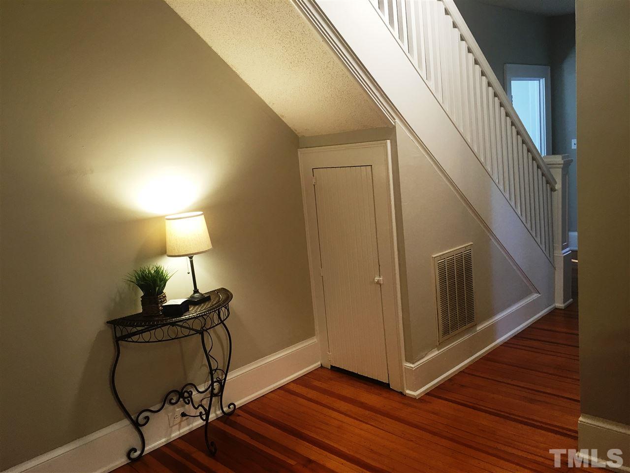 2515 University Station Road Durham, NC 27705 - Photo 13 of 29 Cozy hallway between 1st floor bedrooms...