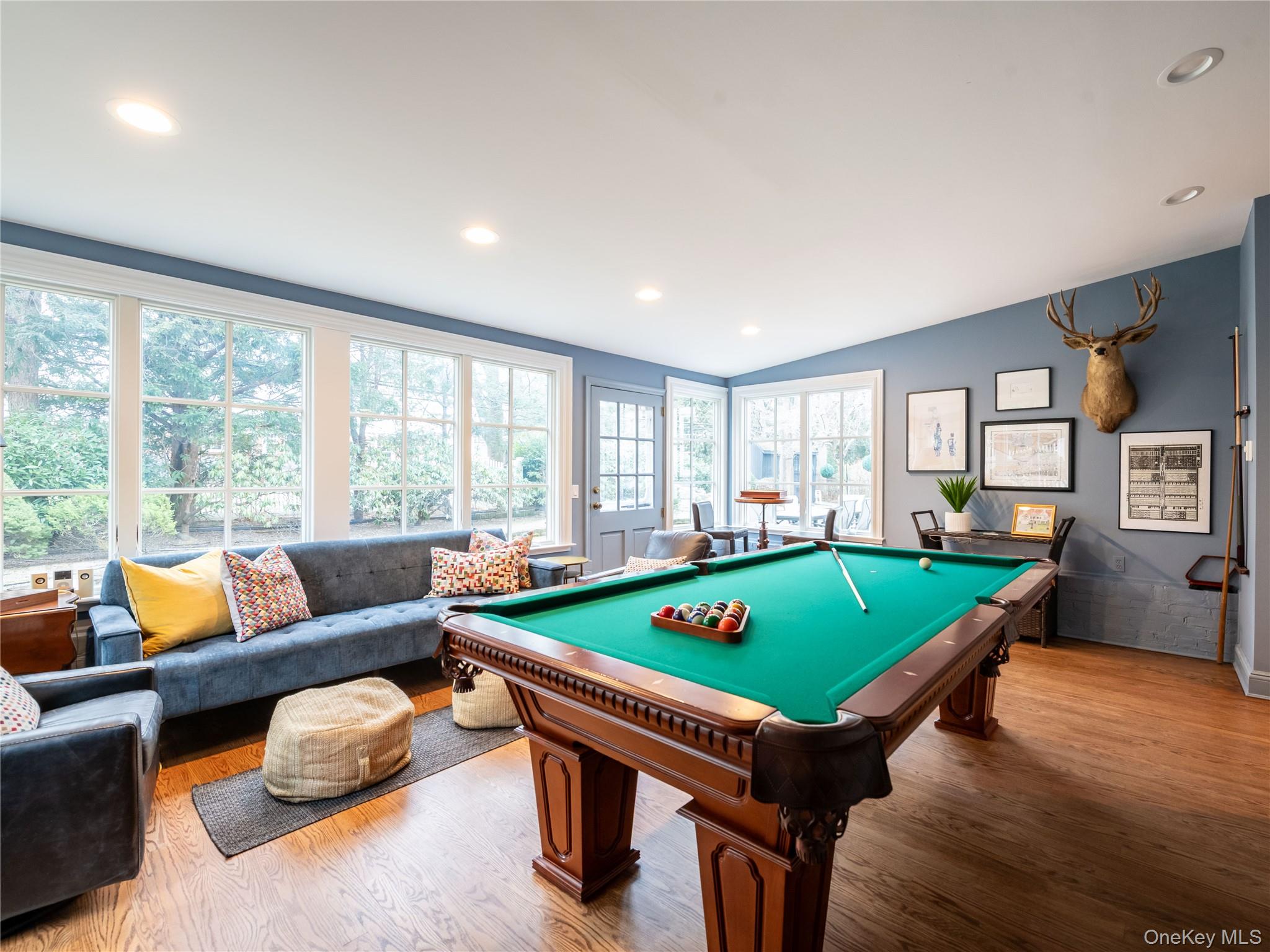 126 Northwoods Road Manhasset, NY 11030 - Photo 11 of 26 a room with furniture and pool table