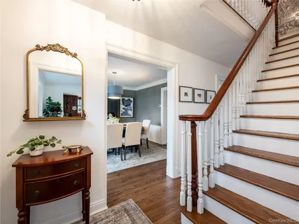 $2,699,000 | 126 Northwoods Road, Manhasset, NY 11030