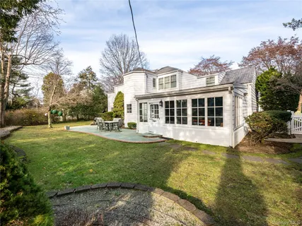 $2,699,000 | 126 Northwoods Road, Manhasset, NY 11030