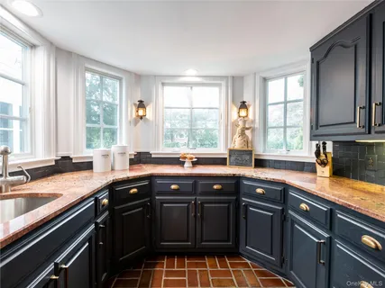 $2,699,000 | 126 Northwoods Road, Manhasset, NY 11030