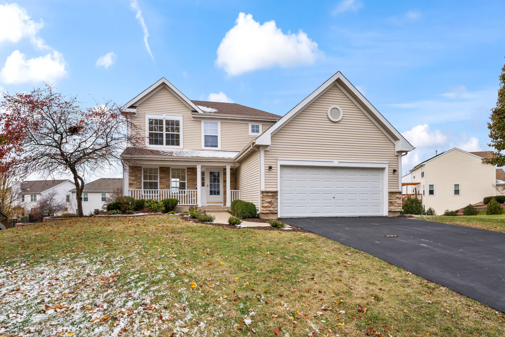 400 Diamond Back Way Algonquin, IL 60102 - Photo 1 of 23 a front view of a house with a yard