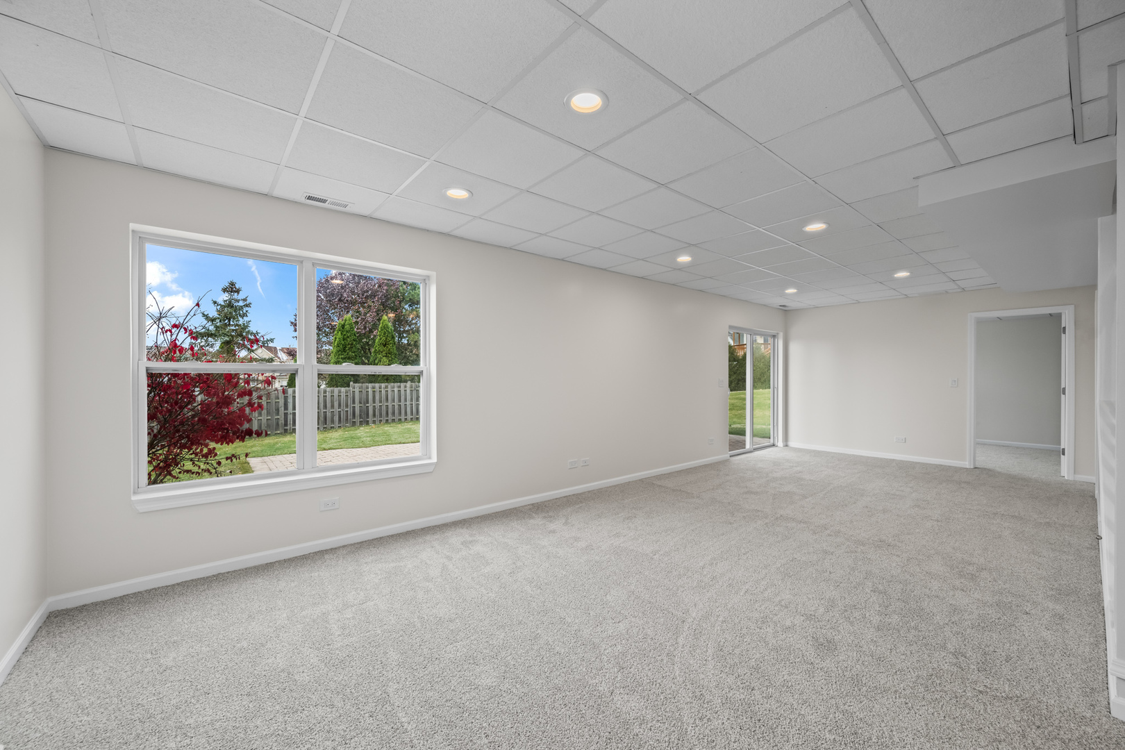 400 Diamond Back Way Algonquin, IL 60102 - Photo 19 of 23 a view of livingroom with furniture wooden floor and window