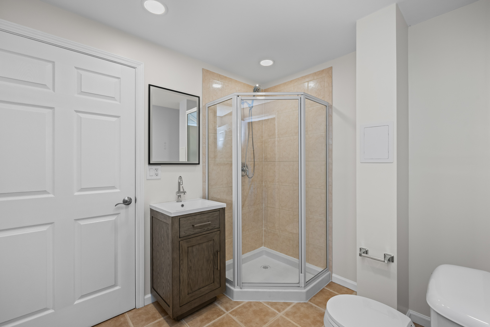 400 Diamond Back Way Algonquin, IL 60102 - Photo 22 of 23 a bathroom with a toilet a sink and mirror