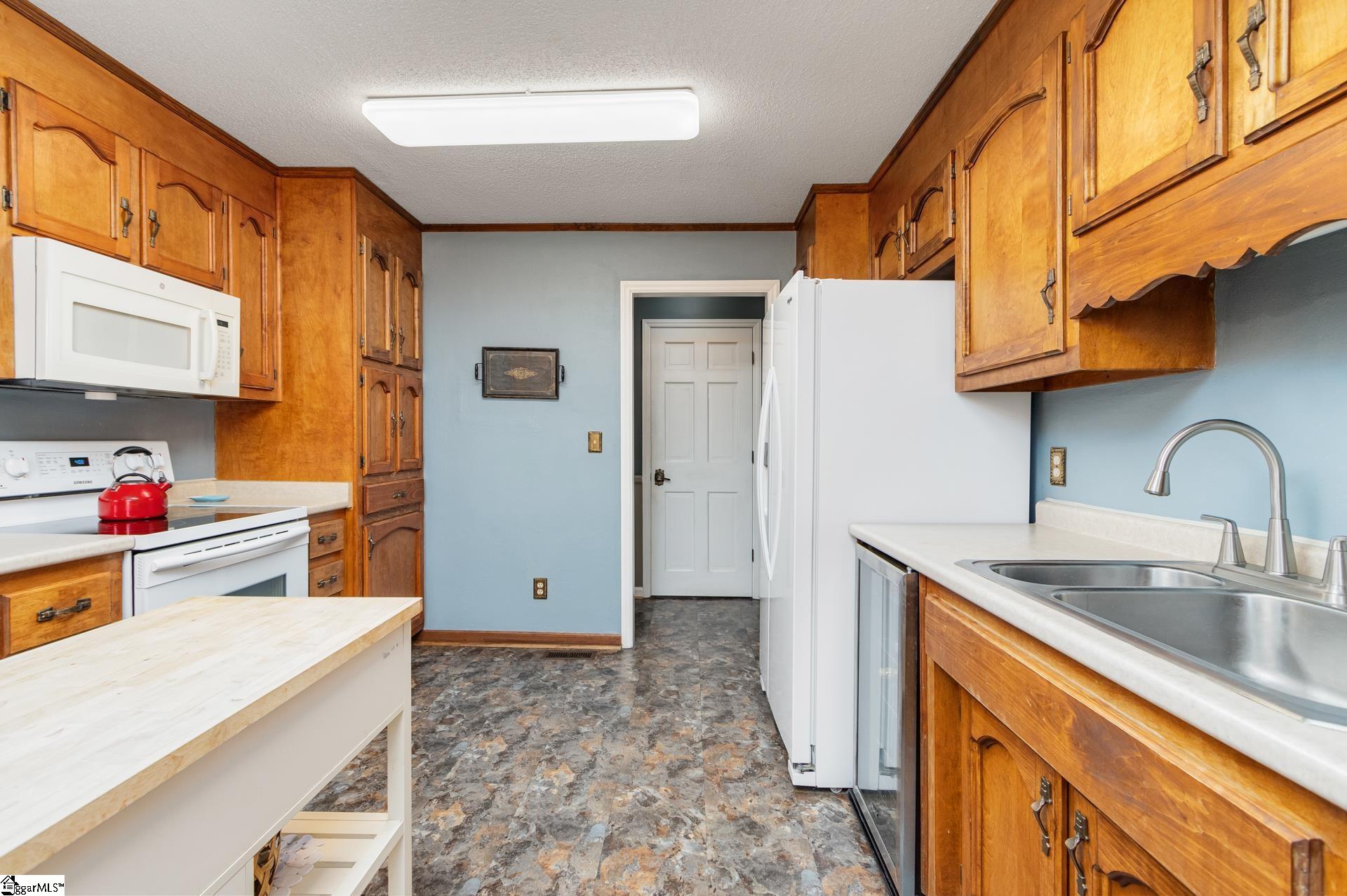 519 Spring Road Laurens, SC 29360 - Photo 12 of 49 Gallery Image 12
