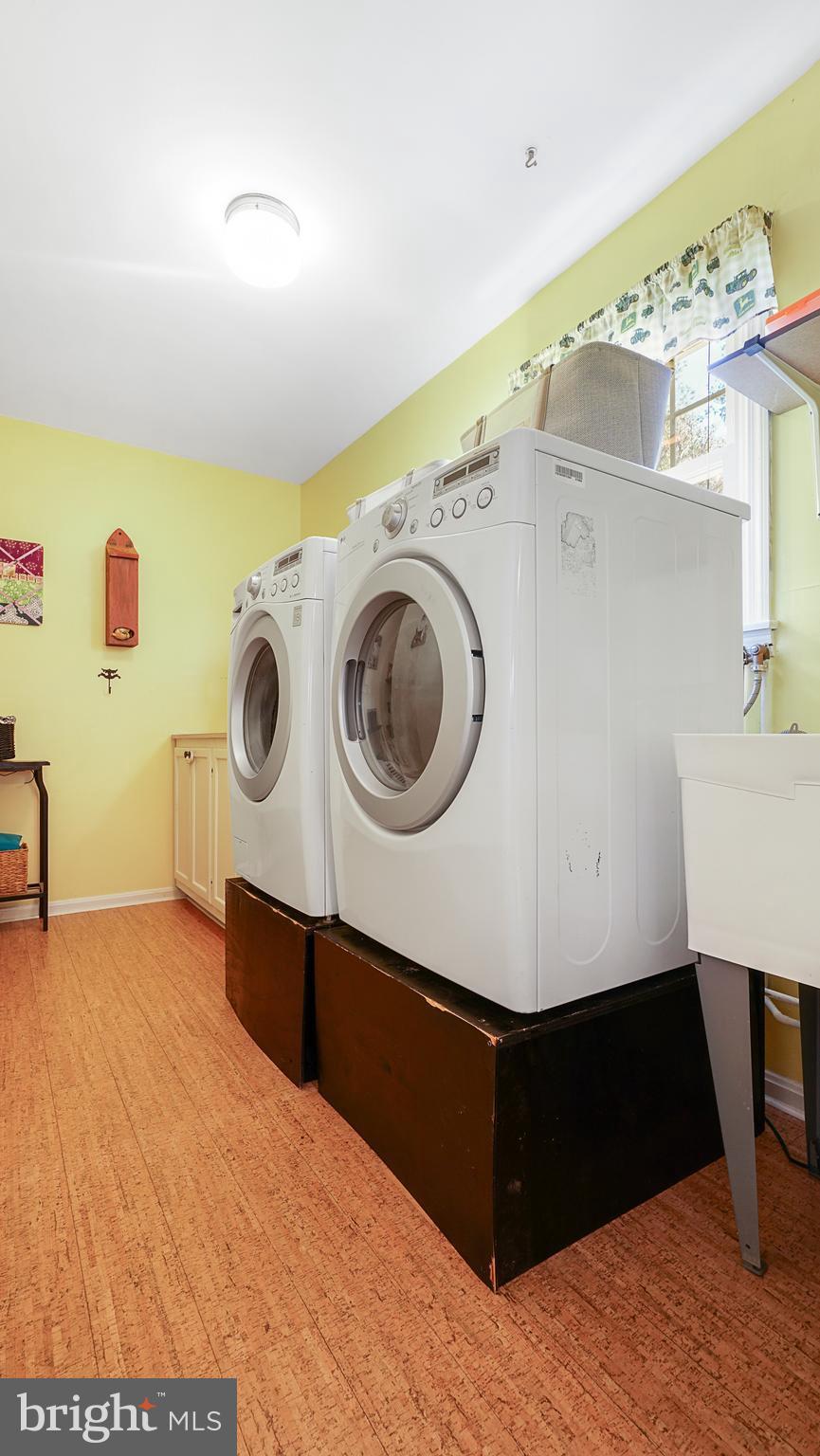 14931 Old York Road Phoenix, MD 21131 - Photo 21 of 25 Walk in Laundry room off kitchen