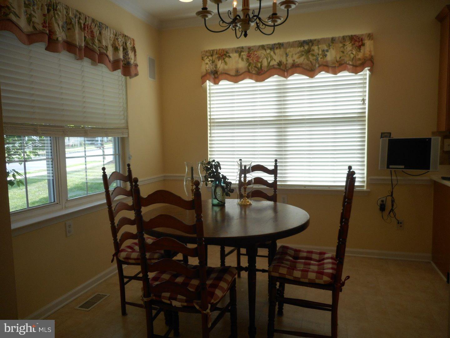 601 Hulnick Road Coatesville, PA 19320 - Photo 4 of 19 Breakfast Room