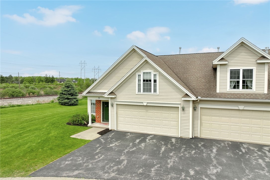 95 Eagle Pine Way Rochester, NY 14623 - Photo 3 of 38
