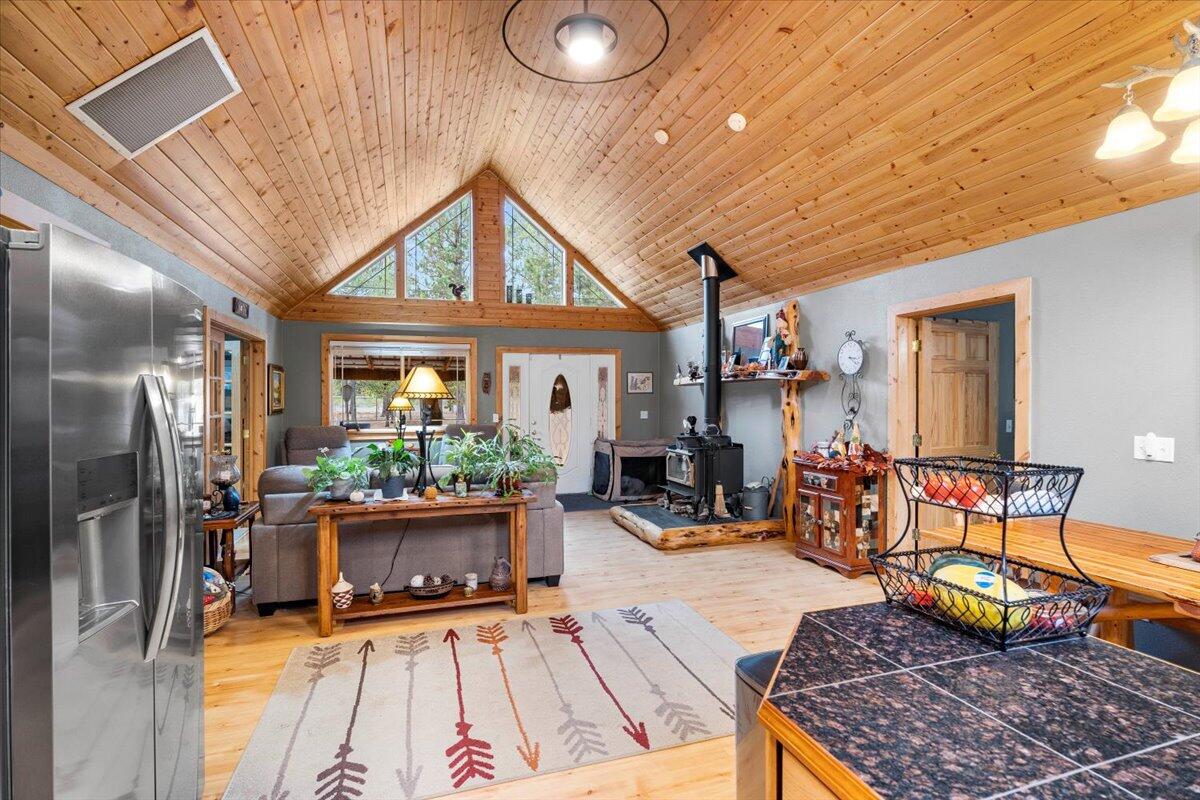 1735 Rector Road La Pine, OR 97739 - Photo 13 of 40 Ceiling Fans