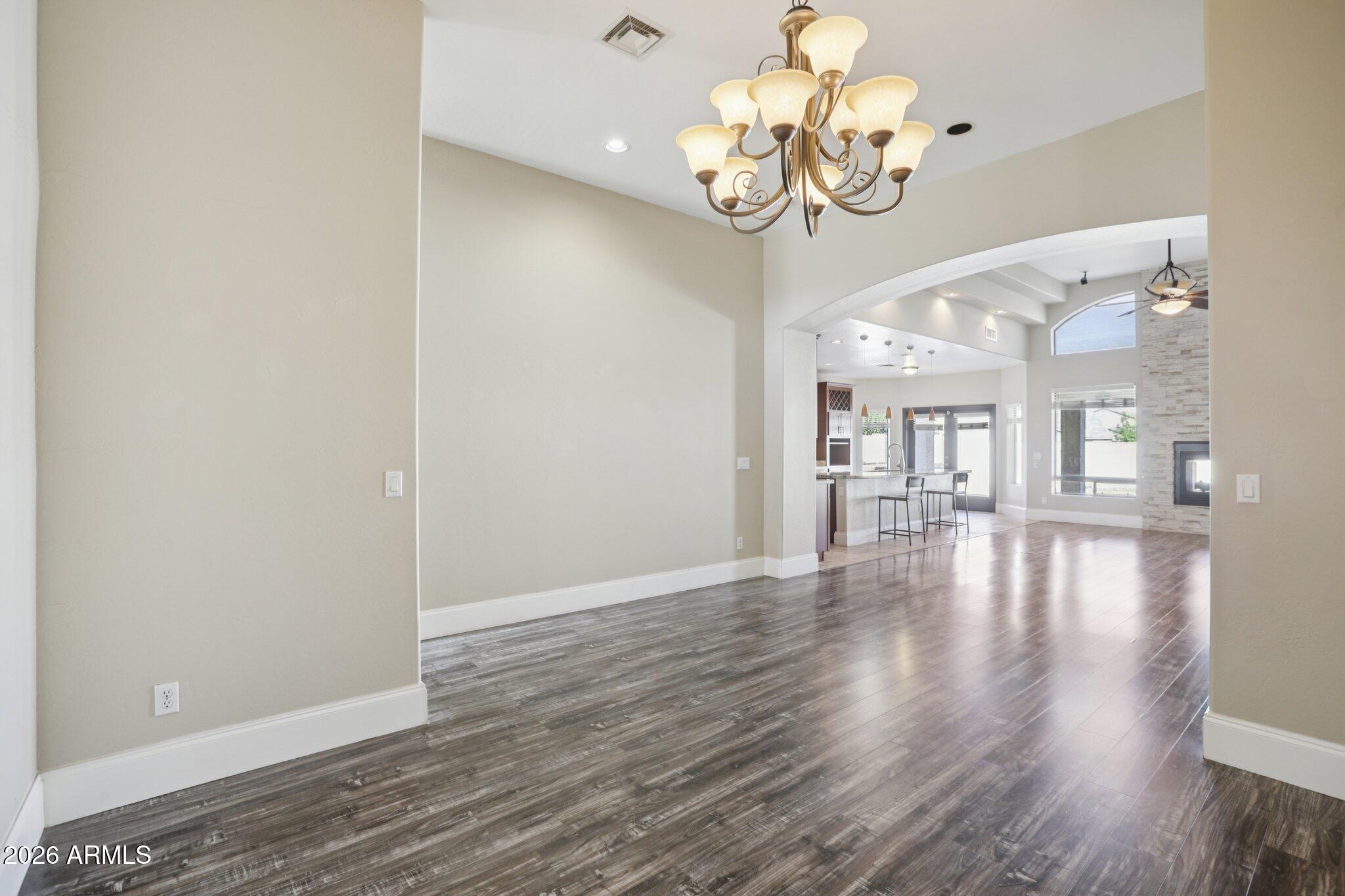 822 West Allen Street Phoenix, AZ 85041 - Photo 5 of 41 5-web-or-mls-W Allen St-S2301-005