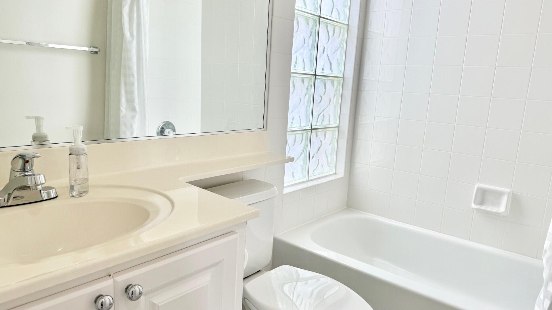 2706 James River Road West Palm Beach, FL 33411 - Photo 18 of 64 Guest Bathroom