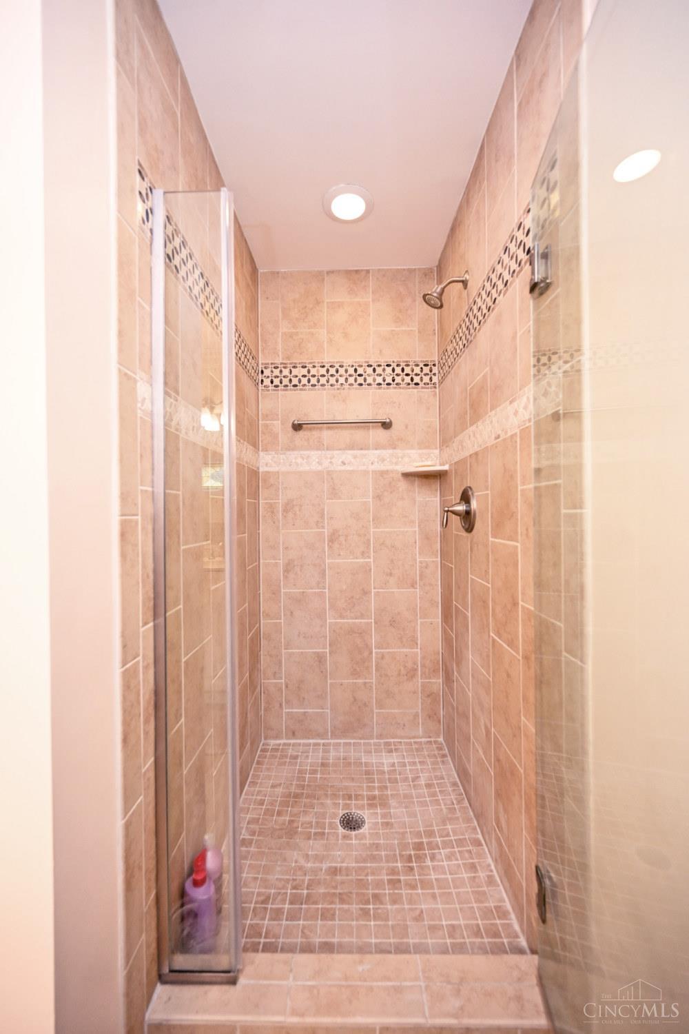8847 Montgomery Road Cincinnati, OH 45236 - Photo 33 of 61 Gallery Image 33