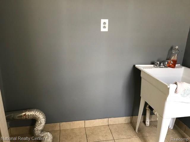 25741 Hayes Road Warren, MI 48089 - Photo 16 of 16 IMG_1965.jpeg