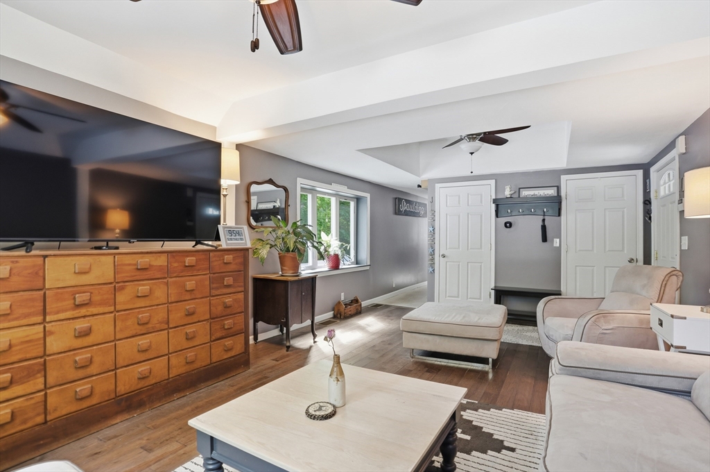 11 Mt Paul Road Tyngsborough, MA 01879 - Photo 10 of 42