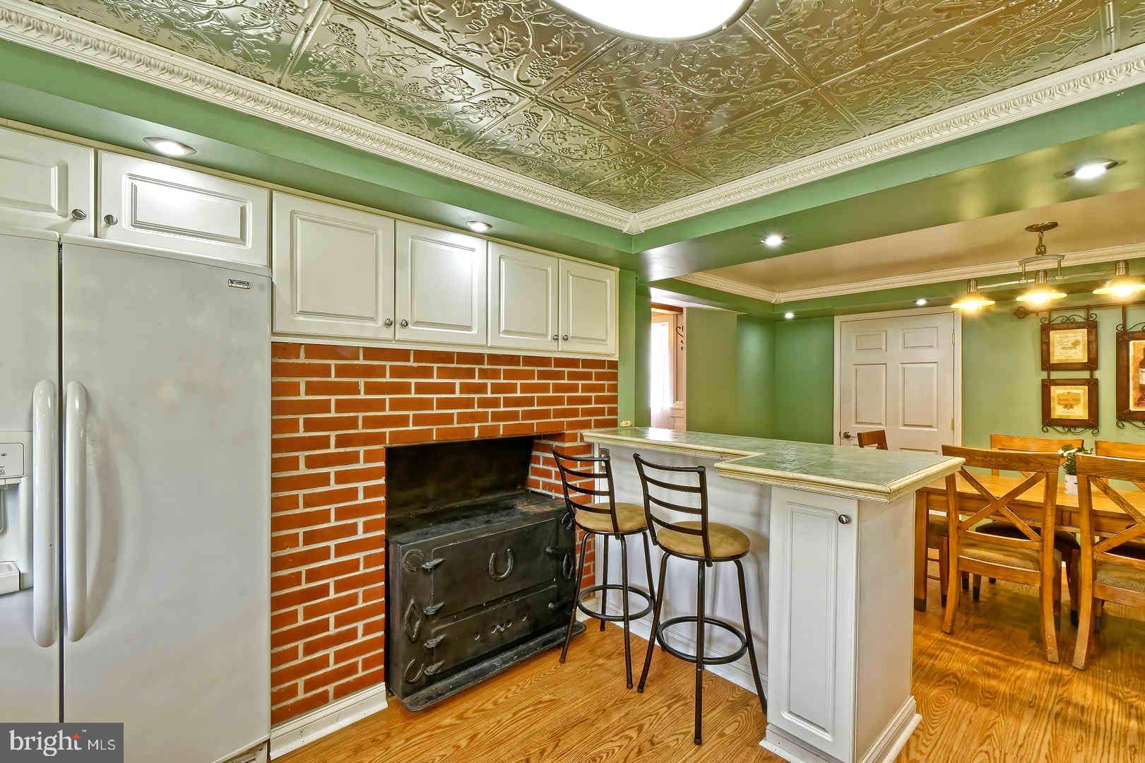 13 Hell Neck Road Salem, NJ 08079 - Photo 20 of 37 Country Kitchen w/ Breakfast Bar and Fireplace