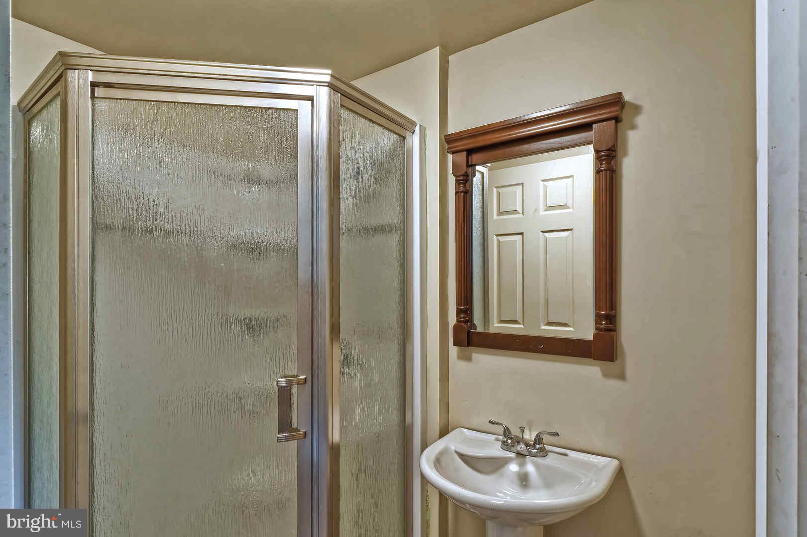 13 Hell Neck Road Salem, NJ 08079 - Photo 23 of 37 2nd Floor Full Bath