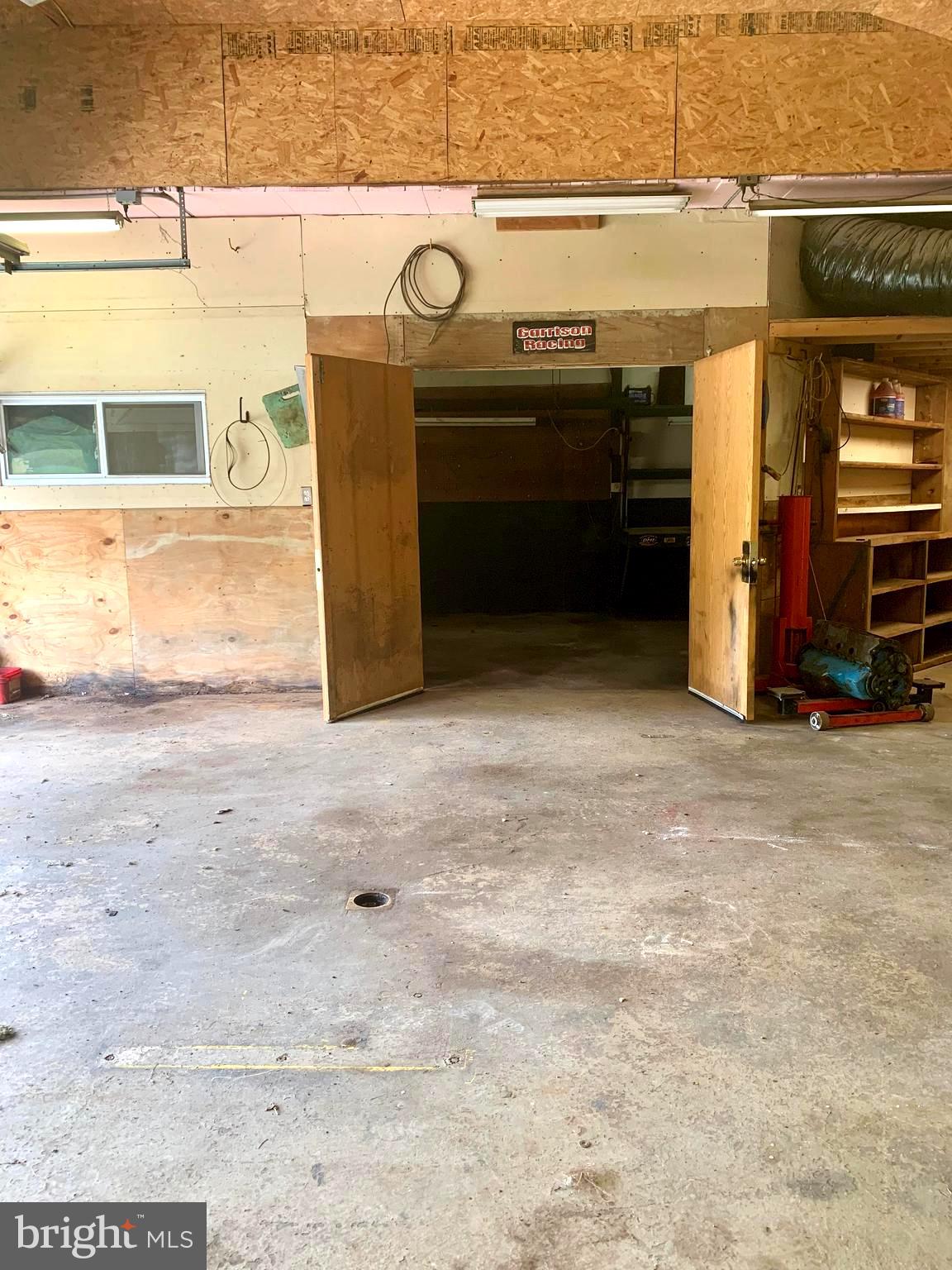 13 Hell Neck Road Salem, NJ 08079 - Photo 30 of 37 Garage Interior