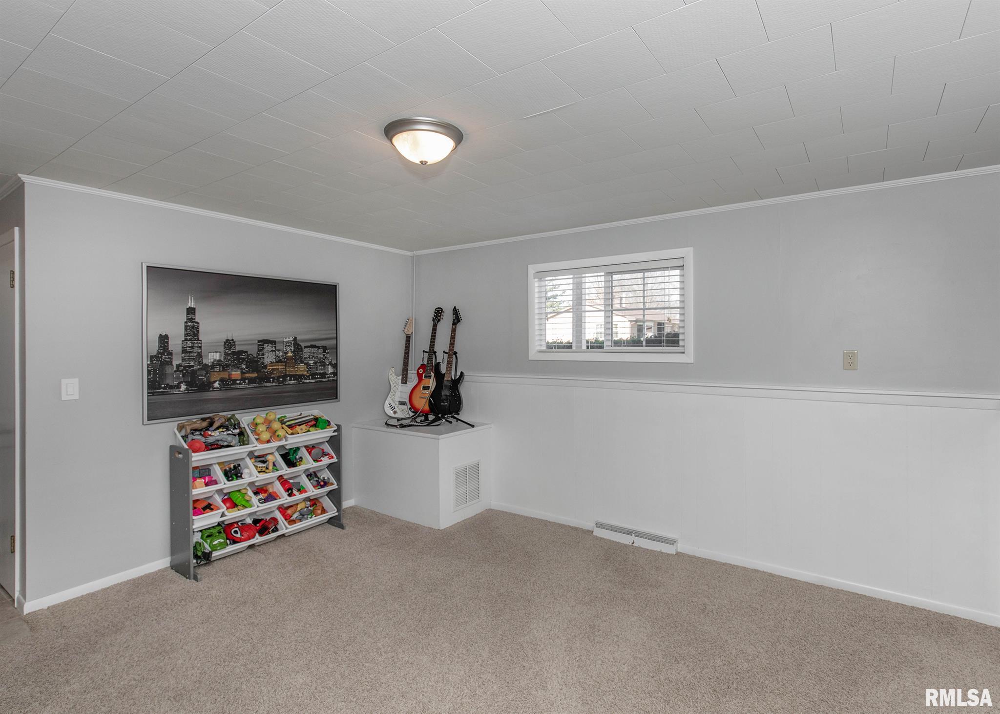 2622 Fairhaven Road Davenport, IA 52803 - Photo 22 of 29 Gallery Image 22