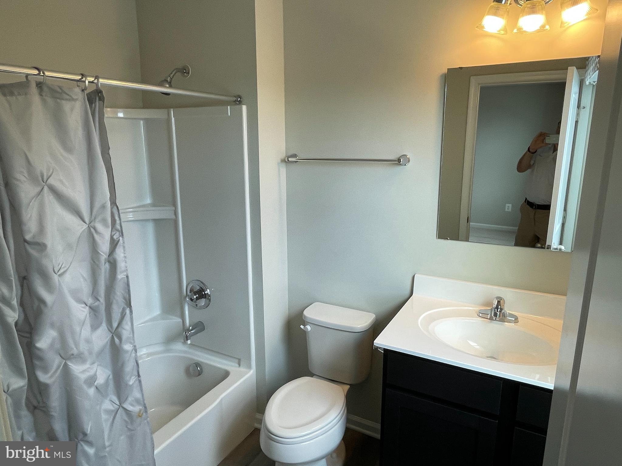 141 Cougill Road Middletown, VA 22645 - Photo 15 of 33 Owners Full Bath