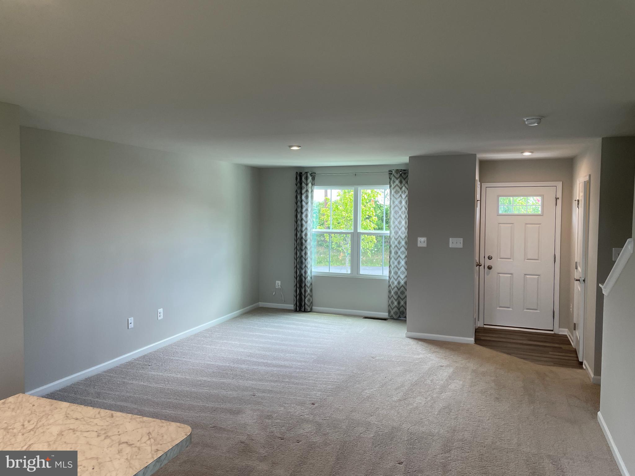 141 Cougill Road Middletown, VA 22645 - Photo 6 of 33 Family Room/Entry