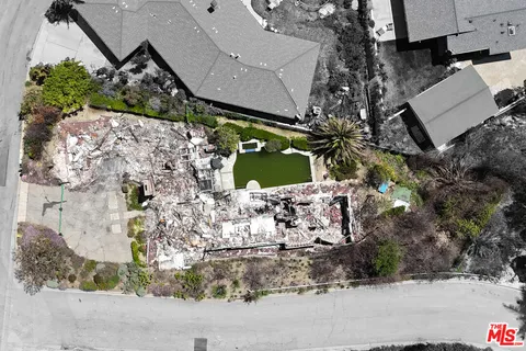 $2,595,000 | 1311 Las Pulgas Road, Pacific Palisades, CA 90272