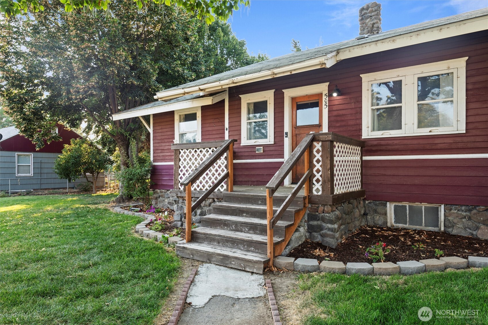 505 D Street Southwest Ephrata, WA 98823 - Photo 27 of 28 a front view of a house with a yard