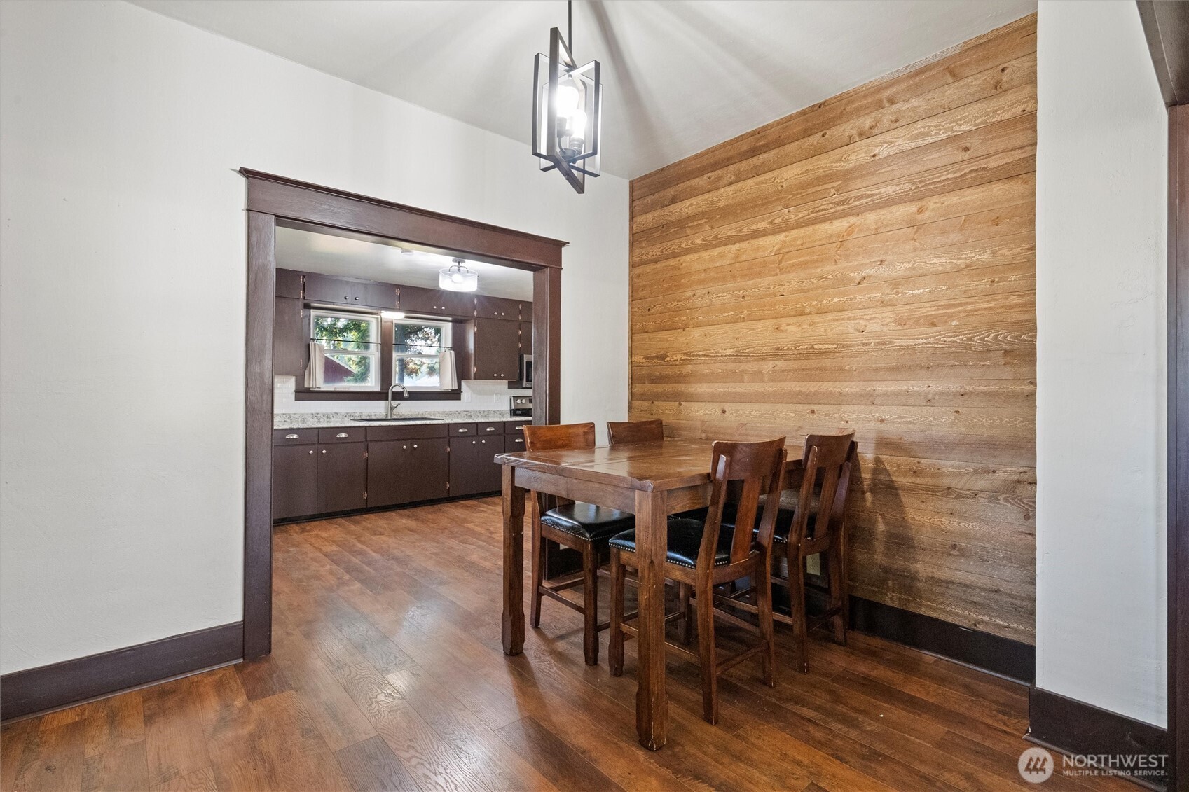 505 D Street Southwest Ephrata, WA 98823 - Photo 8 of 28 a dining room with furniture and window