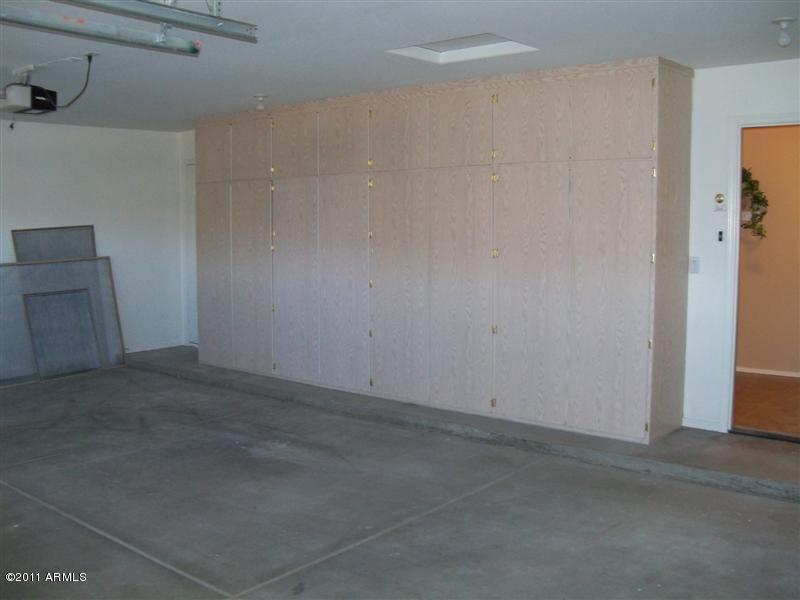 4681 South Rimrock Loop Gold Canyon, AZ 85118 - Photo 30 of 35 Garage built in cabinets
