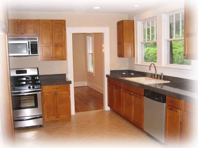 208 Grove Road Greenville, SC 29605 - Photo 3 of 9