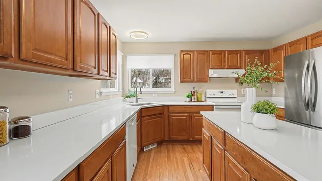 $595,000 | 5952 Redstone Court, Ann Arbor, MI 48103