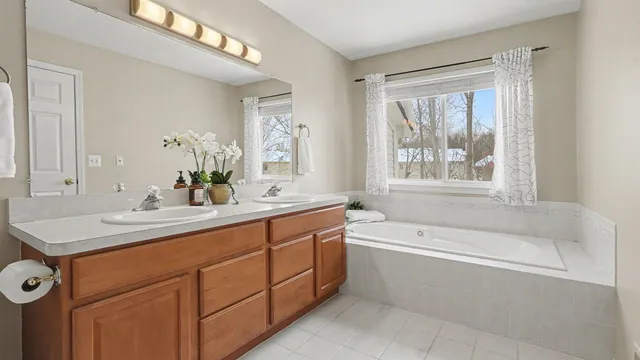 $595,000 | 5952 Redstone Court, Ann Arbor, MI 48103