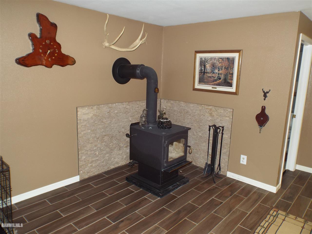 1658 West Menzemer Road Elizabeth, IL 61028 - Photo 7 of 36 Gallery Image 7