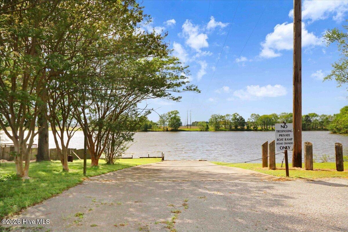 611 East Raintree Lane Goldsboro, NC 27534 - Photo 30 of 32 05-05-Boat Entrance