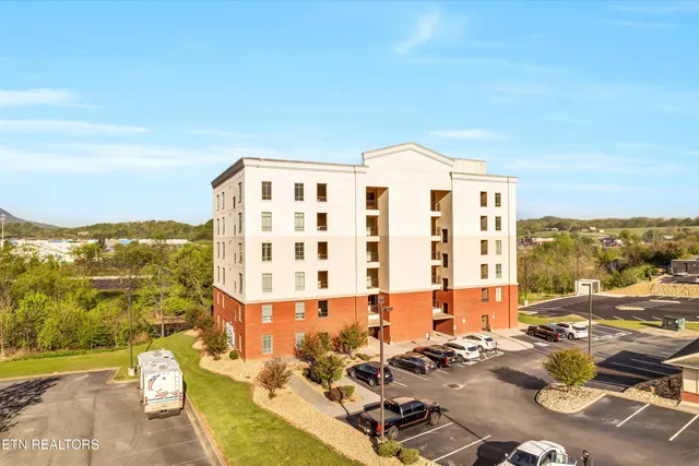 $369,900 | 1410 Hurley Drive, Unit 502, Sevierville, TN 37862