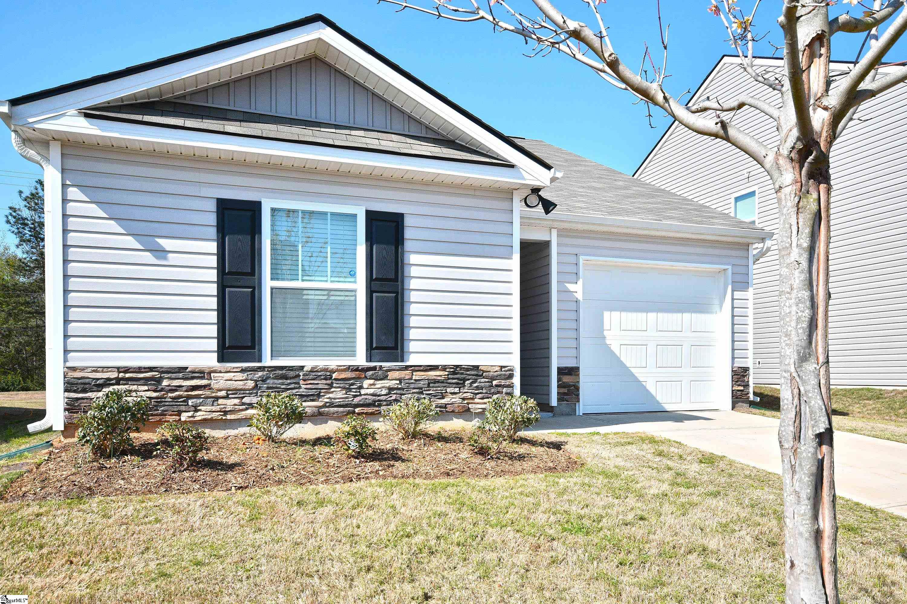 143 Boxbury Way Fountain Inn, SC 29644 - Photo 2 of 33