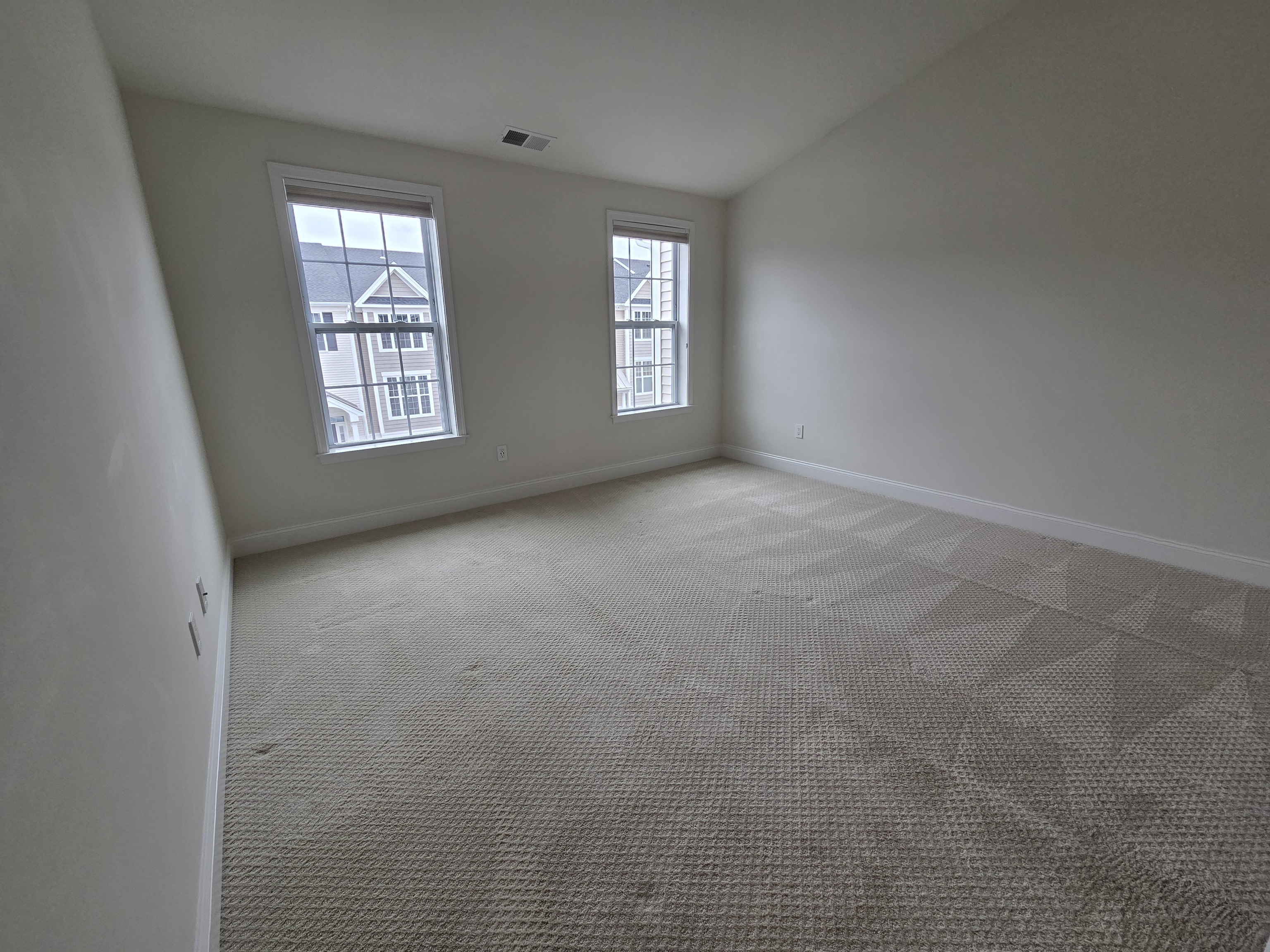 12 Putnam Lane Danbury, CT 06810 - Photo 17 of 33 an empty room with windows