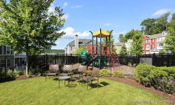 $4,200 | 12 Putnam Lane, Danbury, CT 06810