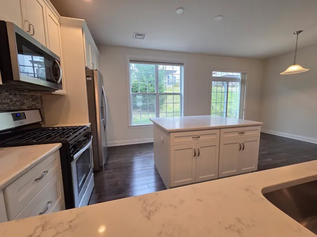 $4,200 | 12 Putnam Lane, Danbury, CT 06810