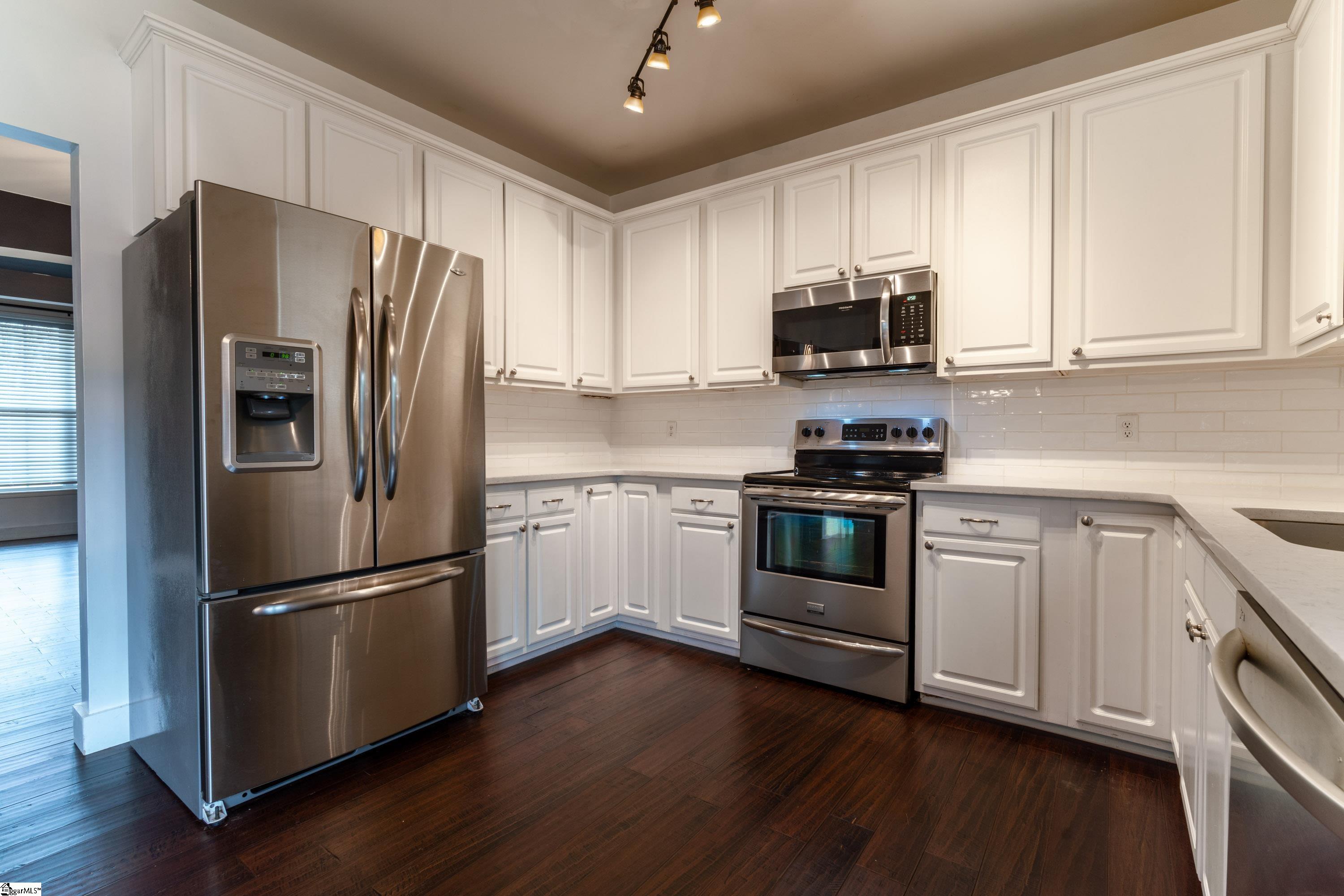 207 Catalan Street Greenville, SC 29607 - Photo 8 of 36