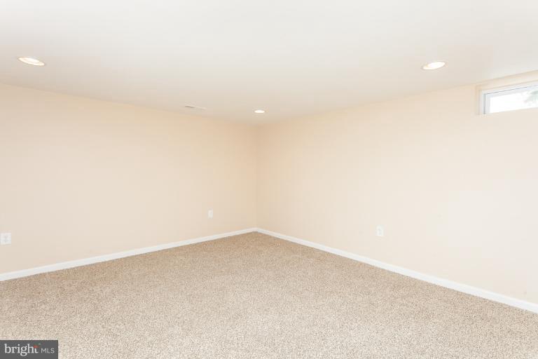 5540 Silverbell Road Baltimore, MD 21206 - Photo 6 of 30 a view of an empty room