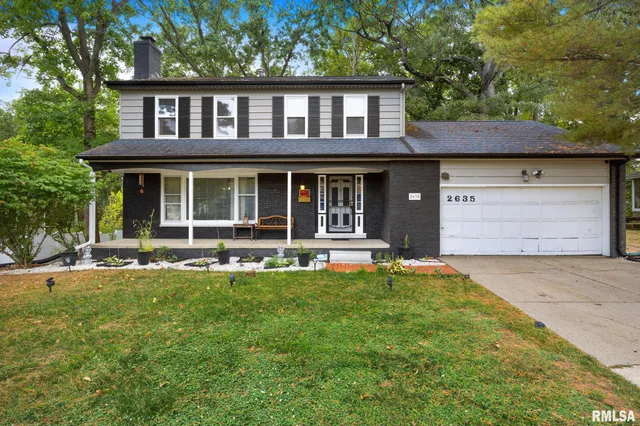 $229,900 | 2635 North Kingston Drive, Peoria, IL 61604