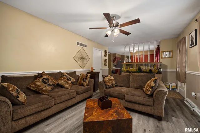 $229,900 | 2635 North Kingston Drive, Peoria, IL 61604