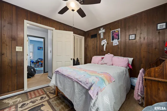 $229,900 | 2635 North Kingston Drive, Peoria, IL 61604